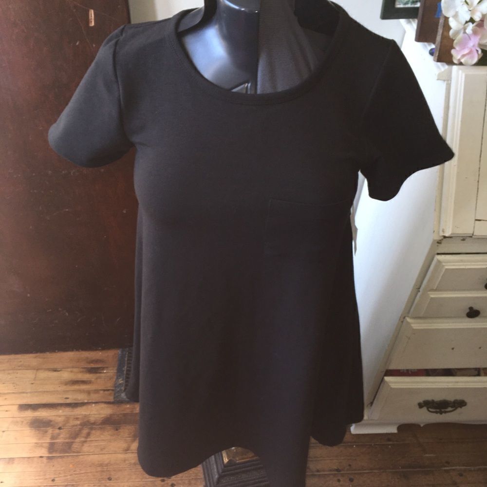 Lularoe black thick knit high low Carly dress